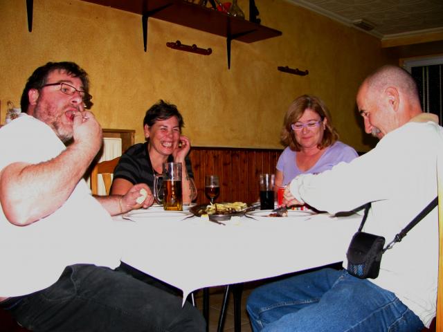 Cena informal de amigos no Faragullas-Larouco