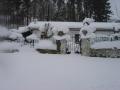 Casa adornada con la nieve