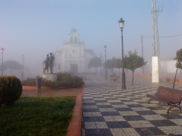 Mi ermita del Cristo en niebla