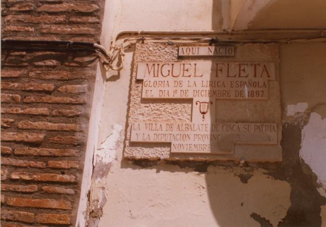 Homenaje a Fleta 1887-1997 placa en Plaza Mayor