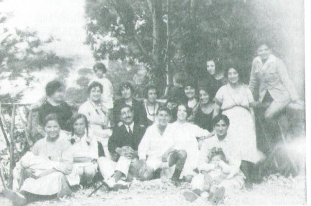 Xentes de Barallobre nunha romeria no 1921