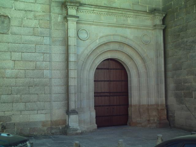 Puerta iglesia Santos Mrtires.