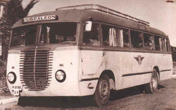 El antiguo autobs de Damas en Gibralen