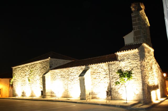 iglesia de noche