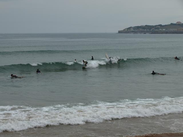 Surfing en San Lorenzo.