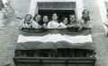 Fiestas Valdetorres 1953. Balcón del Ayuntamiento