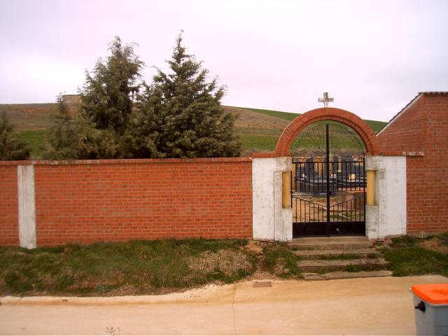 la puerta del cementerio