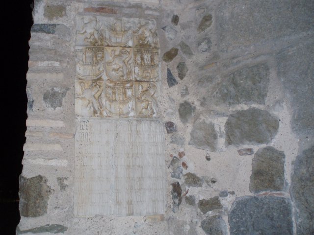 escudo e inscripcion
