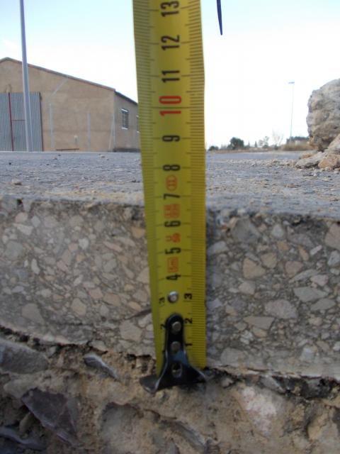 Diez centimetros de asfalto cobrados en el saso