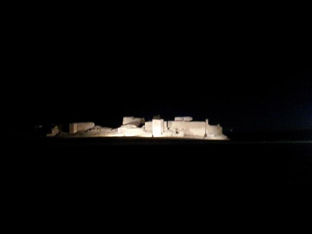 vista nocturna del castillo