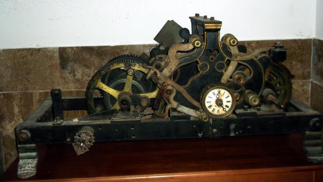 El mecanismo del viejo reloj