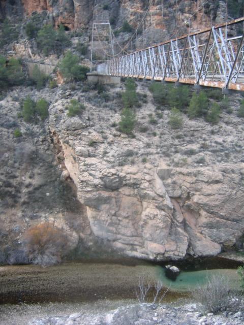 Puente colgando