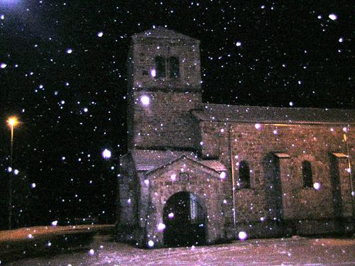 La iglesia de la Coladilla mientras nevaba.