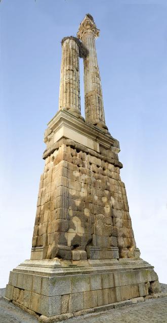 Monumento funerario