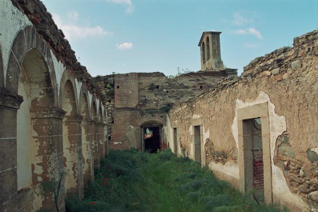 Ruinas del pobre convento de Abada