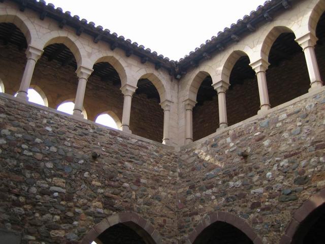Claustre de castell-cartoixa de Vallparadis