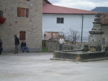 Plaza con fuente