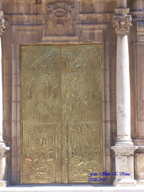 La puerta de la Iglesia