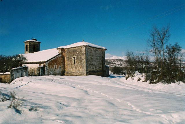 Iglesia con nieve