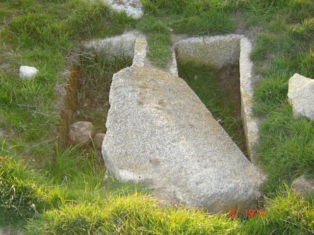 antiguas tumbas de horcajo