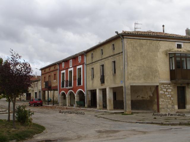 Ayuntamiento y antigua Farmacia