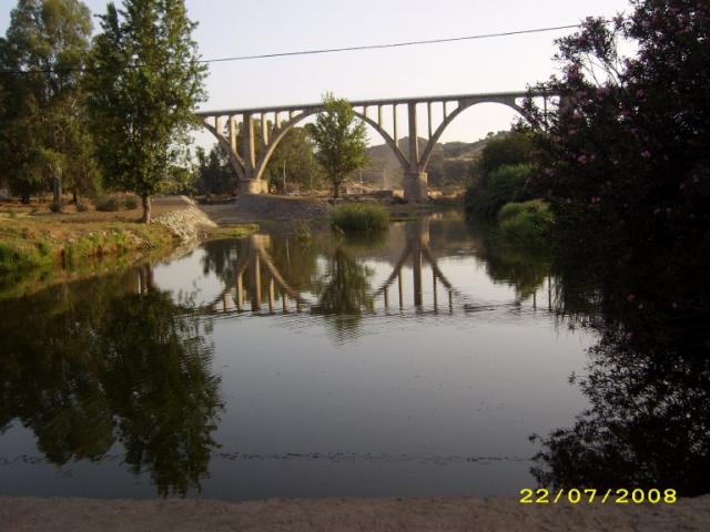 puente por donde pasa el tren (ribera)